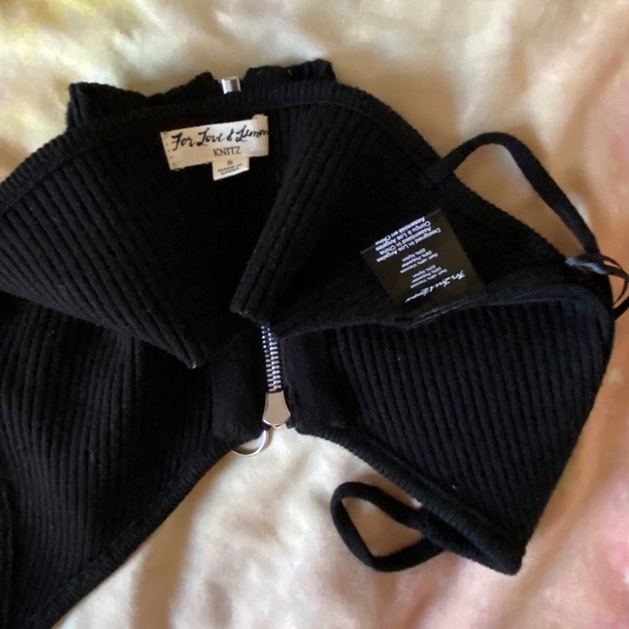 SOLD✅NWOT F❤️&🍋’s Harley Zipper Crop Top - Picture 4 of 4